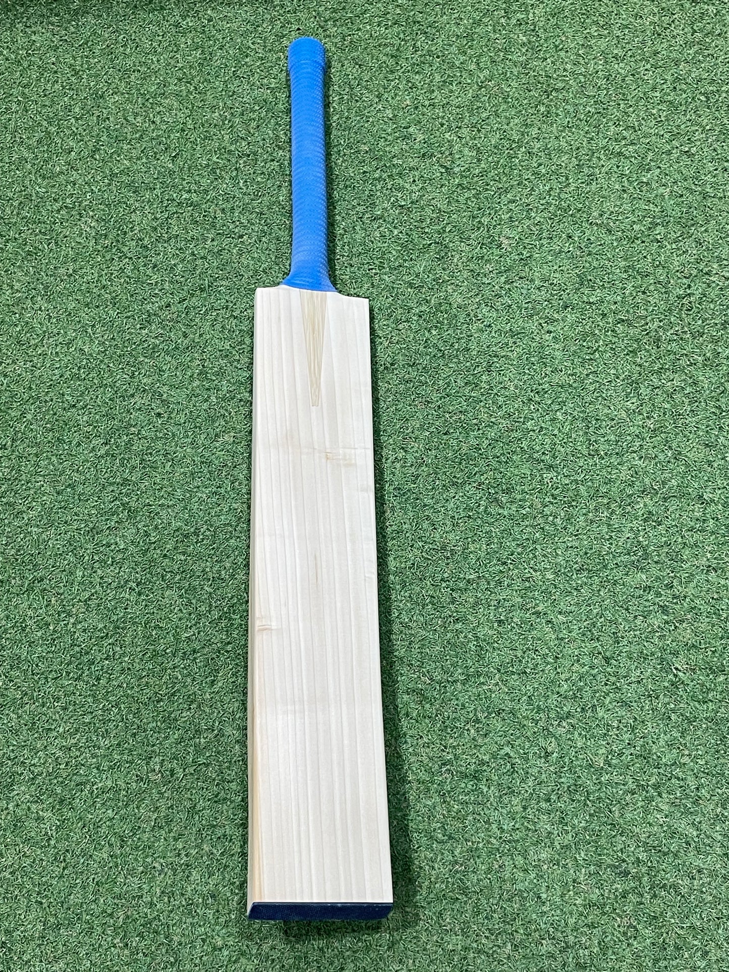 Plain Players UK Made Cricket Bat (2lb 8oz)
