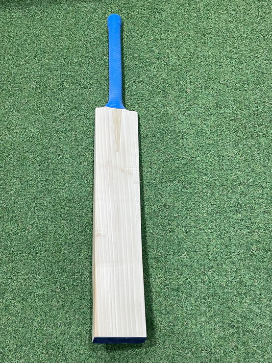 Plain Players UK Made Cricket Bat (2lb 8oz)
