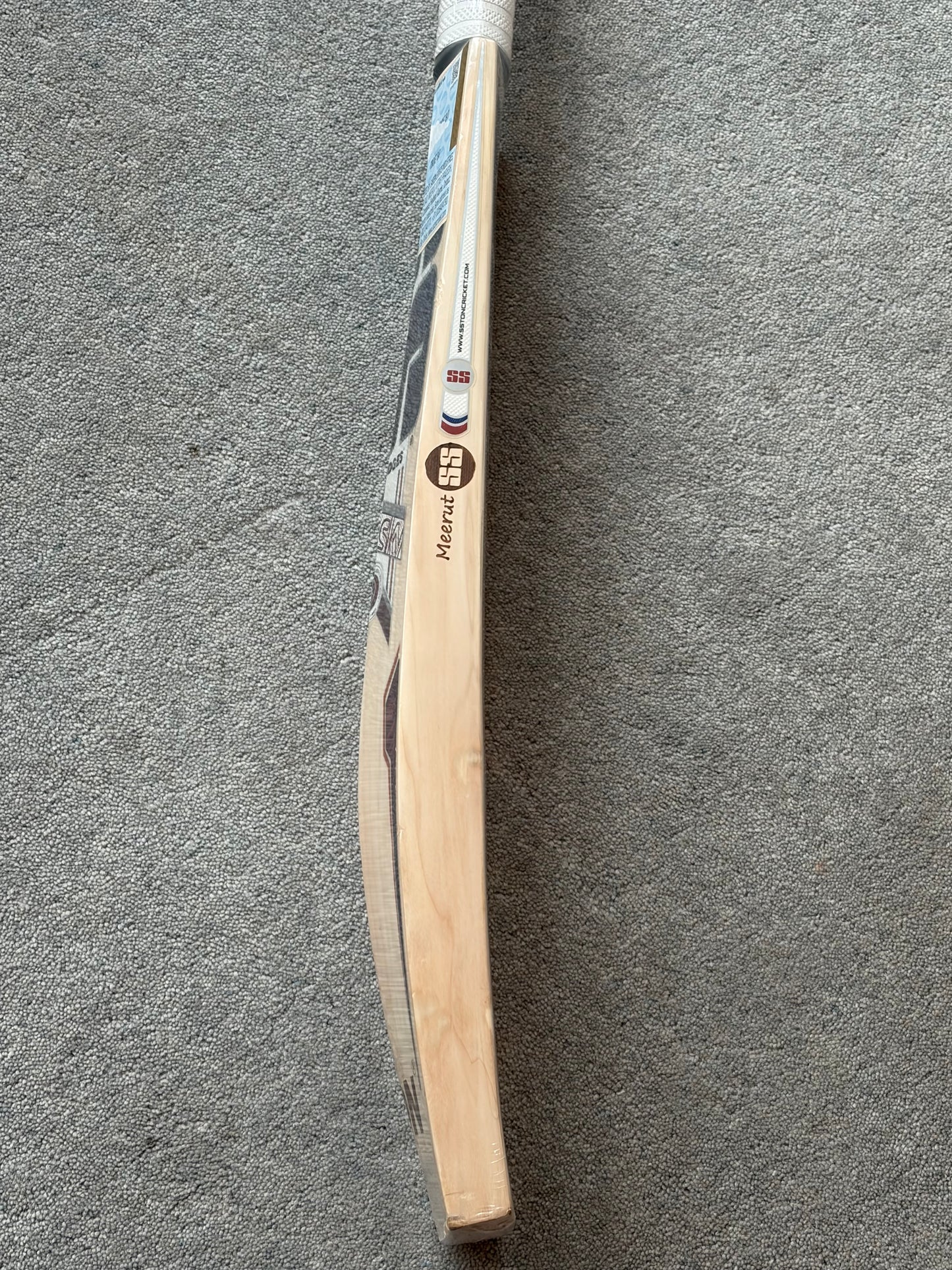 SS Ton Sky Stunner Cricket Bat (2lb 6oz)