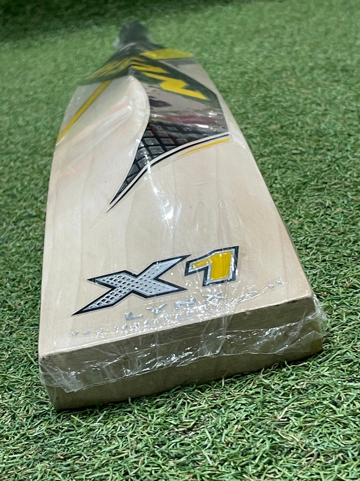 Ihsan Lynx X1 Cricket Bat (2lb 8oz)