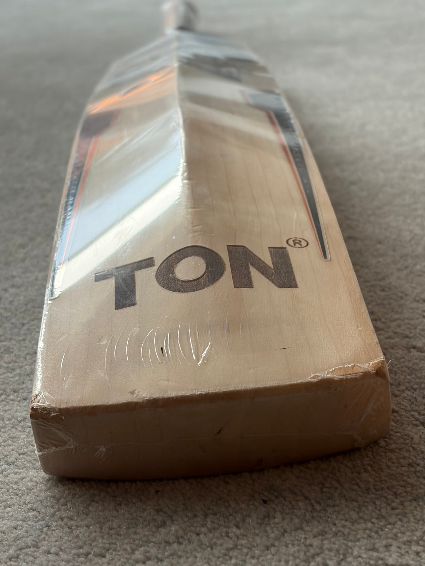 SS Ton Sky Stunner Cricket Bat (2lb 6oz)