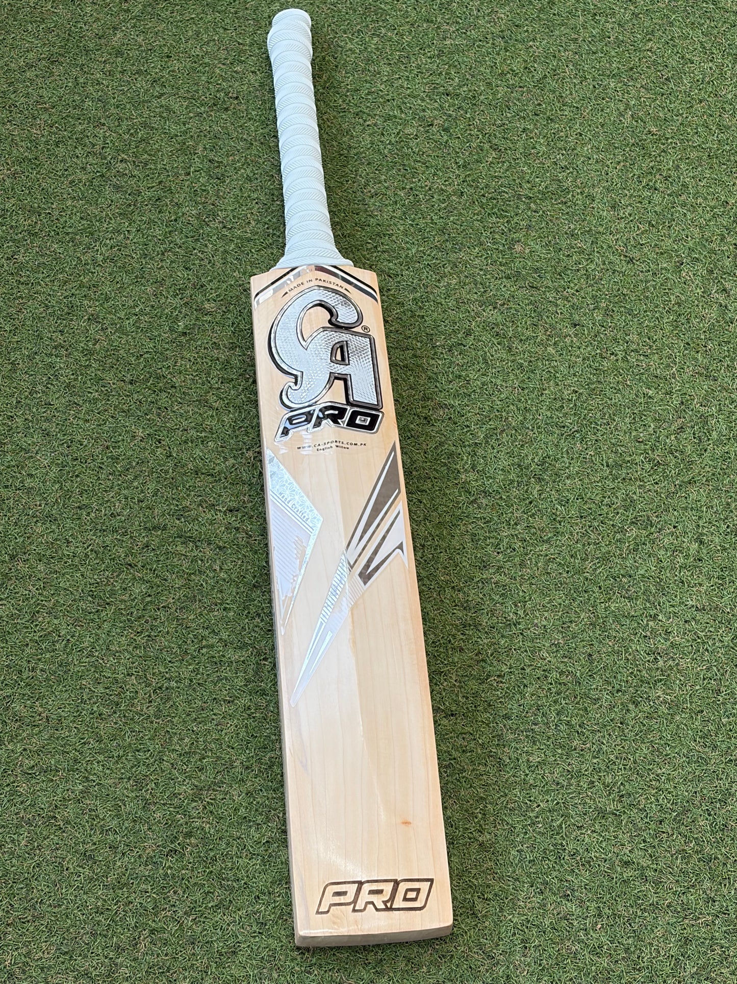 CA Pro Limited Edition Professional Players Asif Ali Cricket Bat (2lb 8oz)