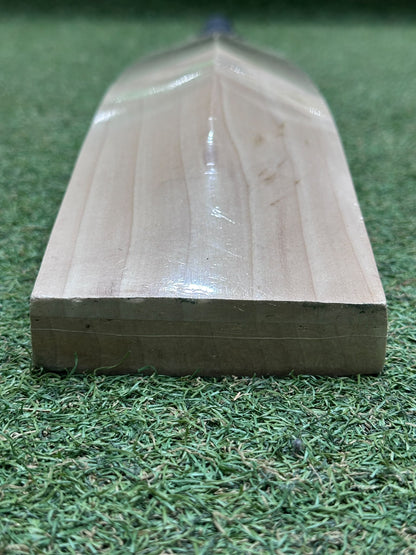 Plain Laminate Cricket Bat (2lb 9oz)
