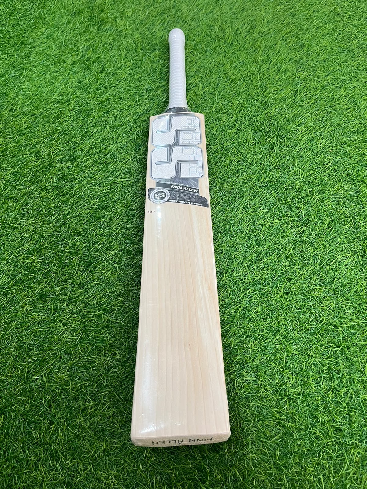 SS Ton Finn Allen Player Cricket Bat (2lb 7oz)