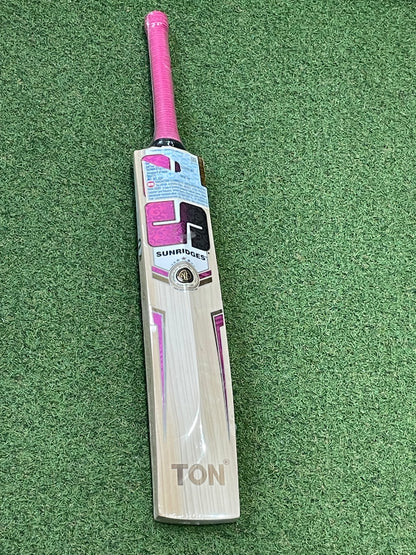 SS Ton Gladiator Size 6 Junior Cricket Bat (2lb 2oz)