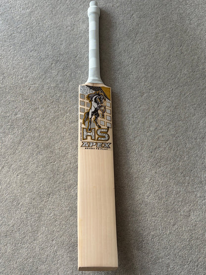 HS Apex Cricket Bat (2lb 10oz)
