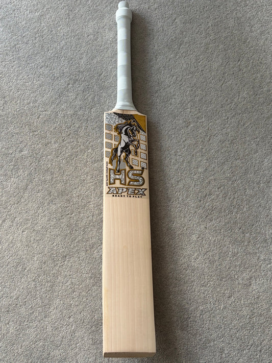 HS Apex Cricket Bat (2lb 10oz)