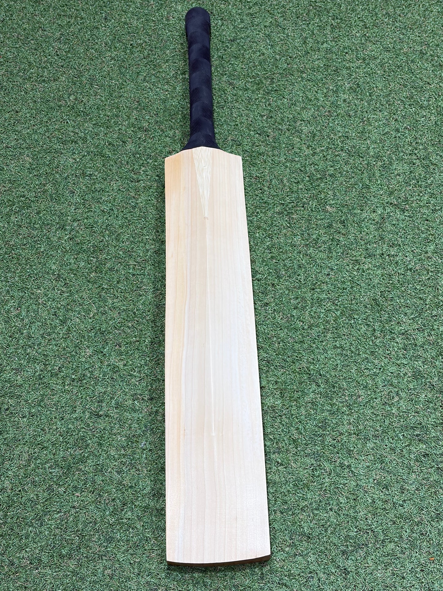 TCS Plain Grade 1+ Cricket Bat (2lb 10oz)