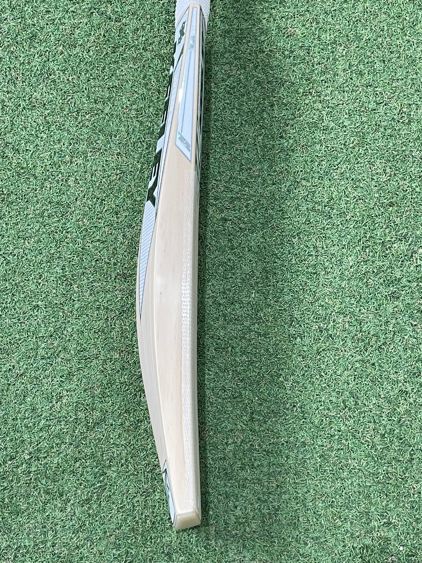 Keeley Worx 010 Grade 1 Cricket Bat (2lb 14oz)
