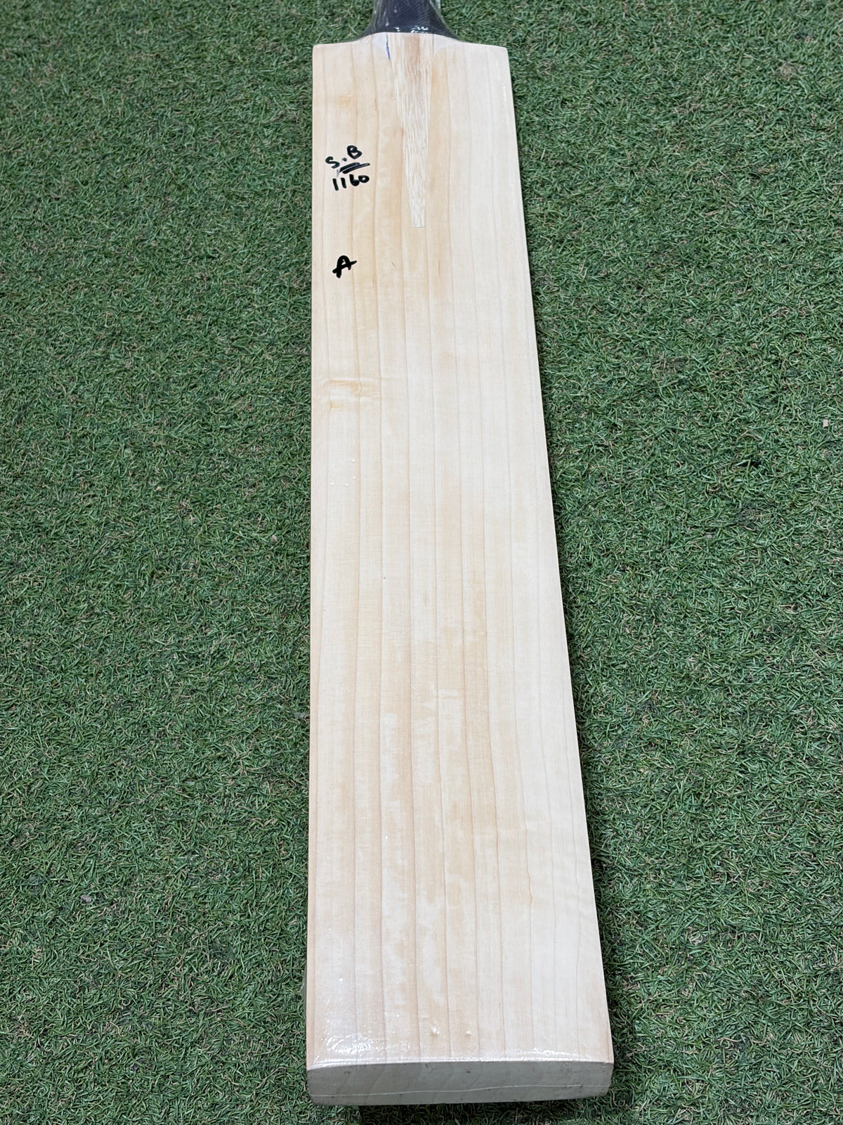 MB Malik UMZ Plain Players Cricket Bat (2lb 9oz)
