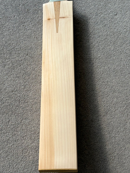 Plain “Domer” Cricket Bat (2lb 10oz)