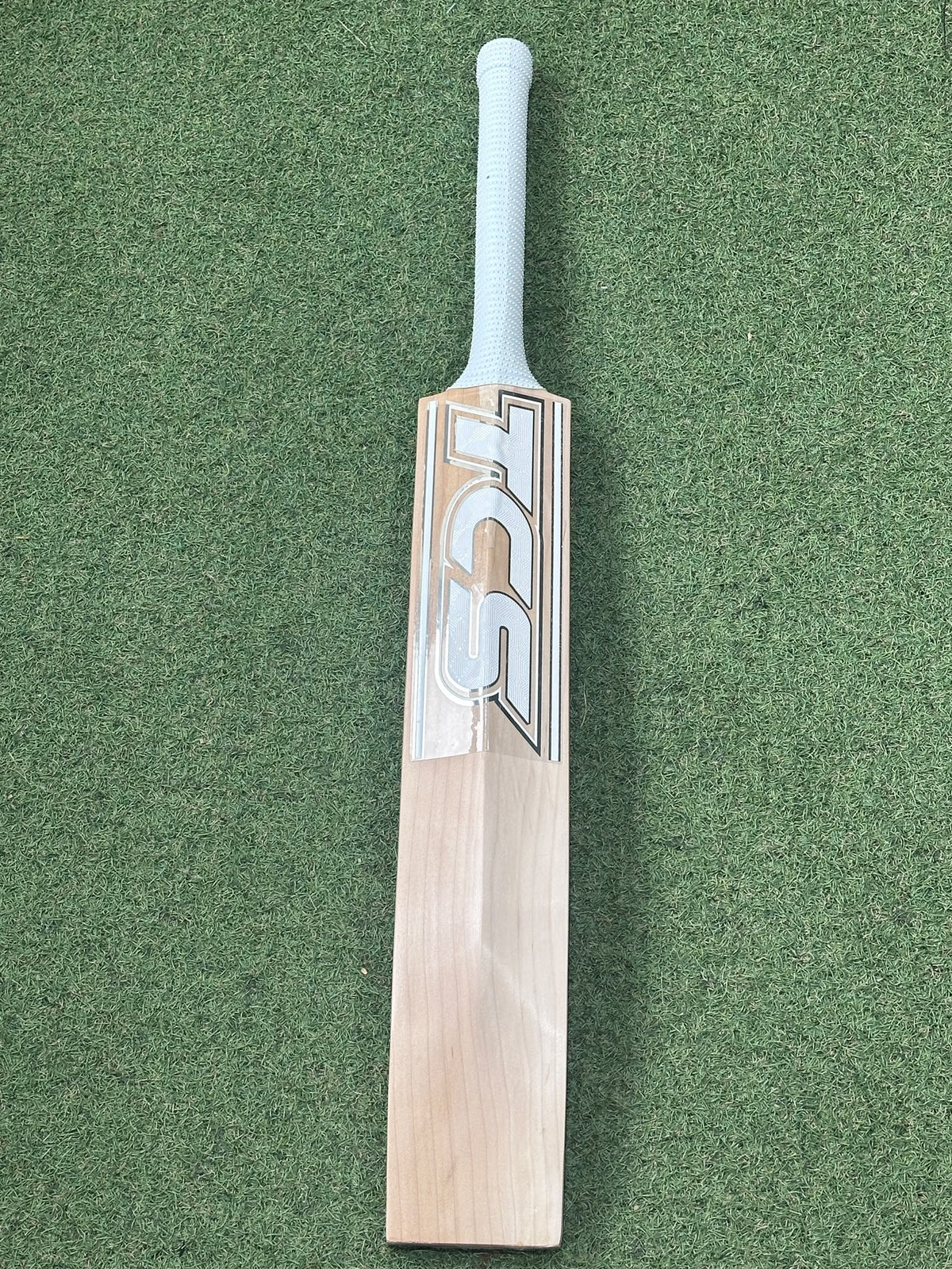 TCS White Custom Cricket Bat (2lb 9oz)