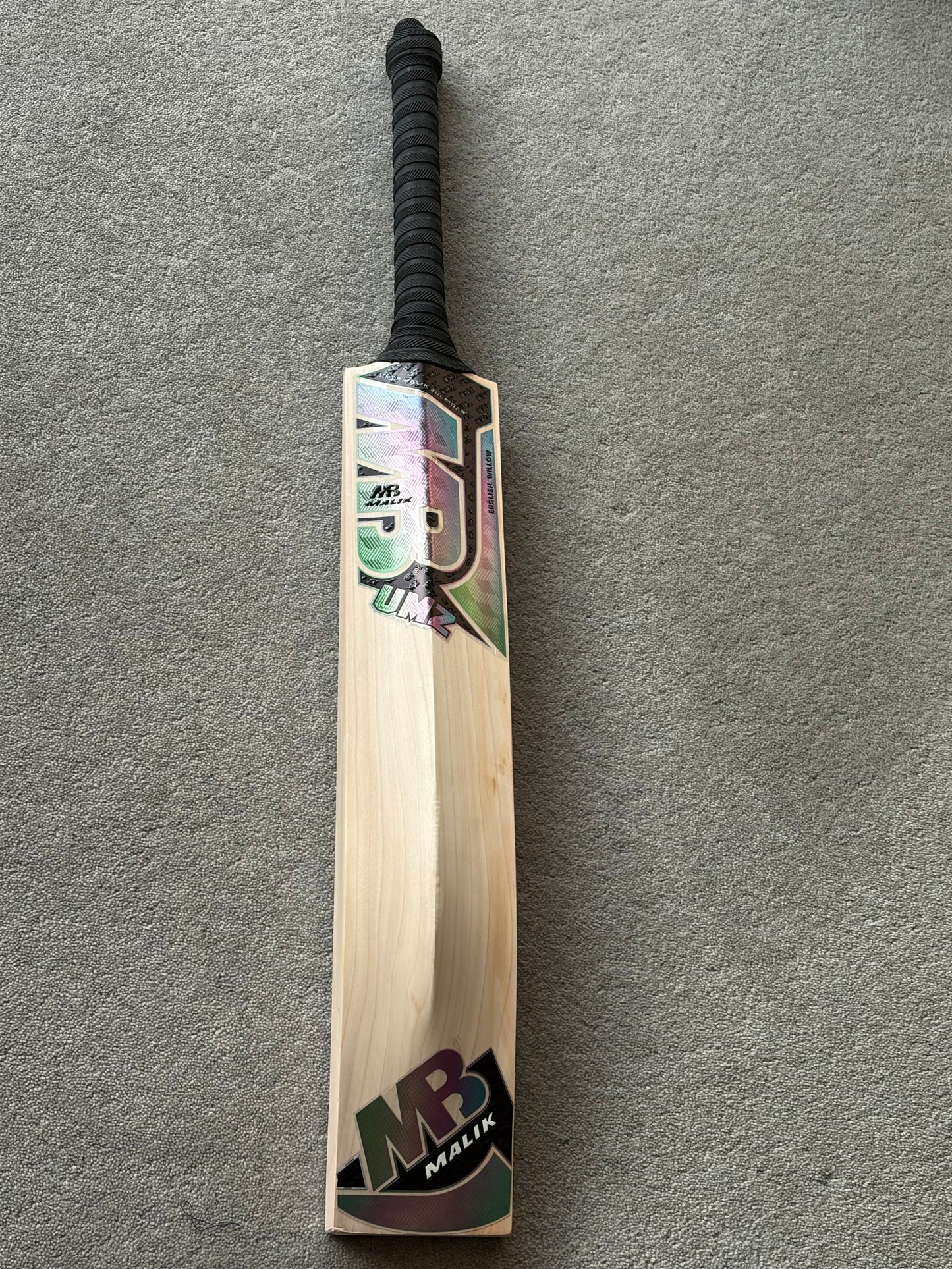 MB Malik UMZ Players Cricket Bat (2lb 10oz)