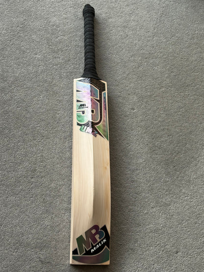 MB Malik UMZ Players Cricket Bat (2lb 10oz)