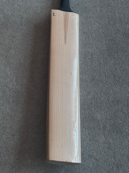Plain Laminate Cricket Bat (2lb 9oz)