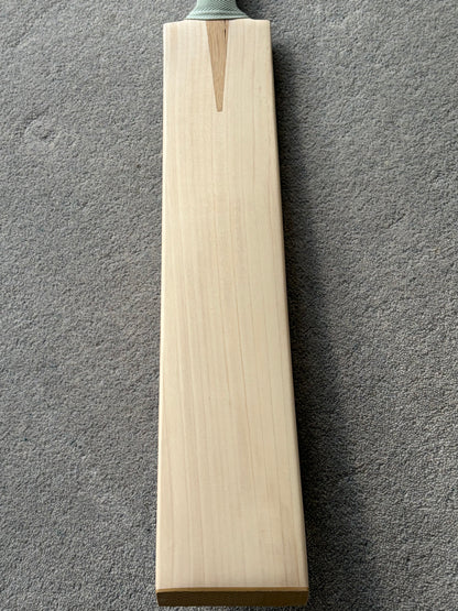 Plain SB LH Cricket Bat (2lb 10oz)