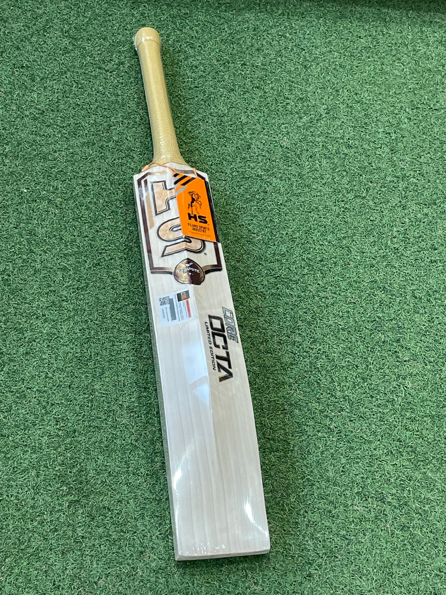 HS Core Octa Limited Edition Cricket Bat (2lb 11oz)