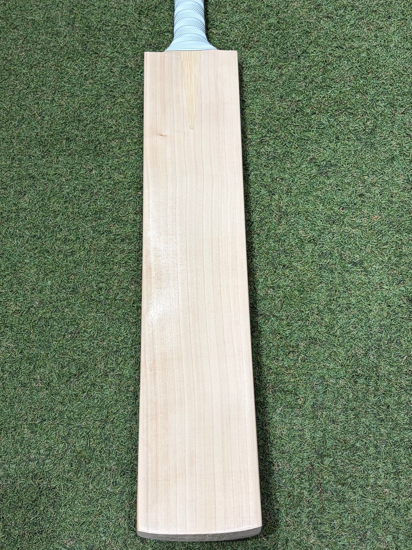 Plain Players UK Made Short Blade Long Handle Cricket Bat (2lb 10oz