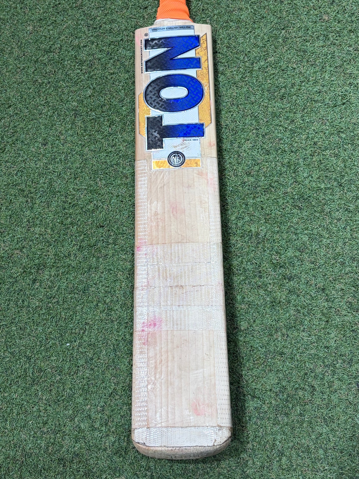 Used SS Ton MS Dhoni Players Cricket Bat (2lb 8oz)