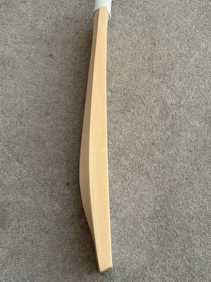 Plain Players UK Made Cricket Bat (2lb 9oz)