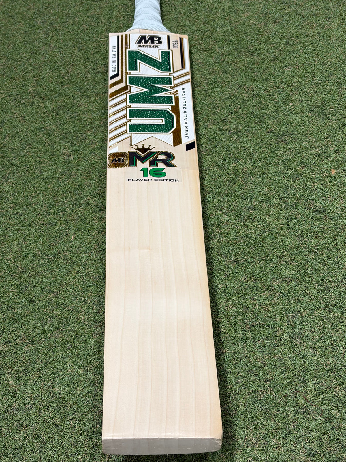 MB Malik Mohammed Rizwan Players Cricket Bat (2lb 9oz)