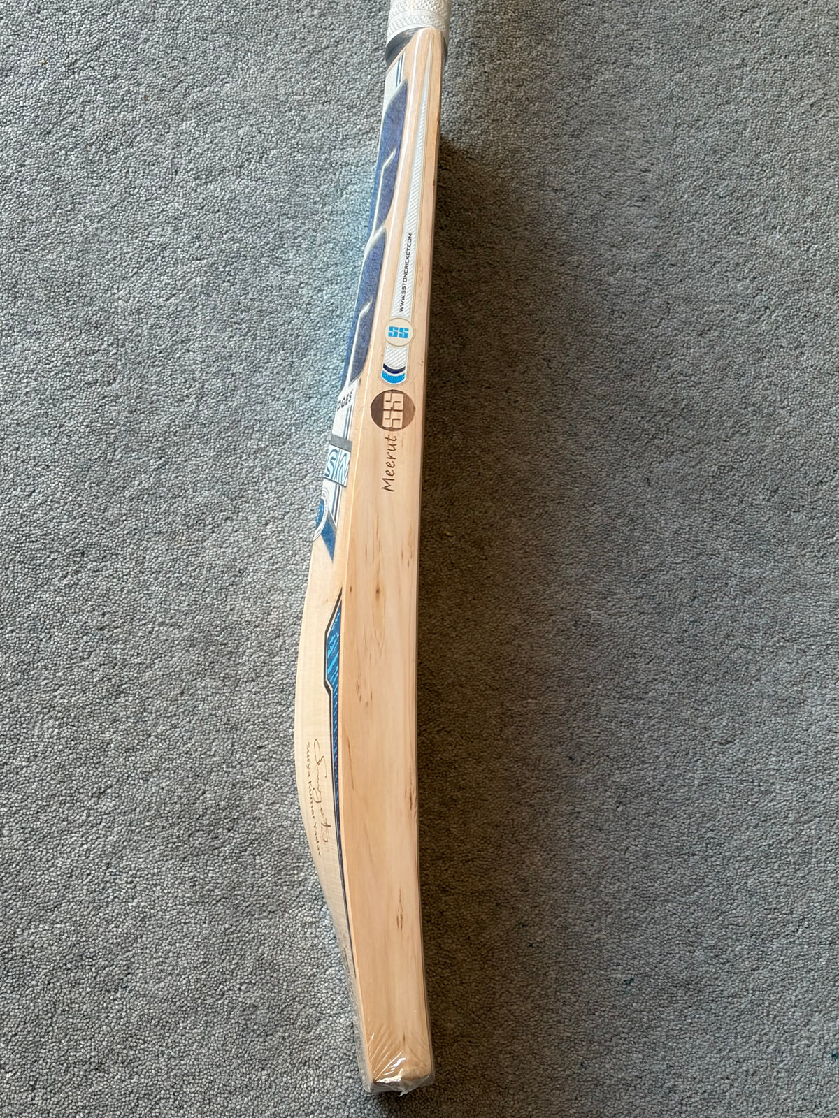 SS Ton Sky Flicker Cricket Bat (2lb 10oz)