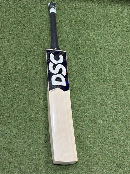 DSC Blak 300 Cricket Bat (2lb 8oz)