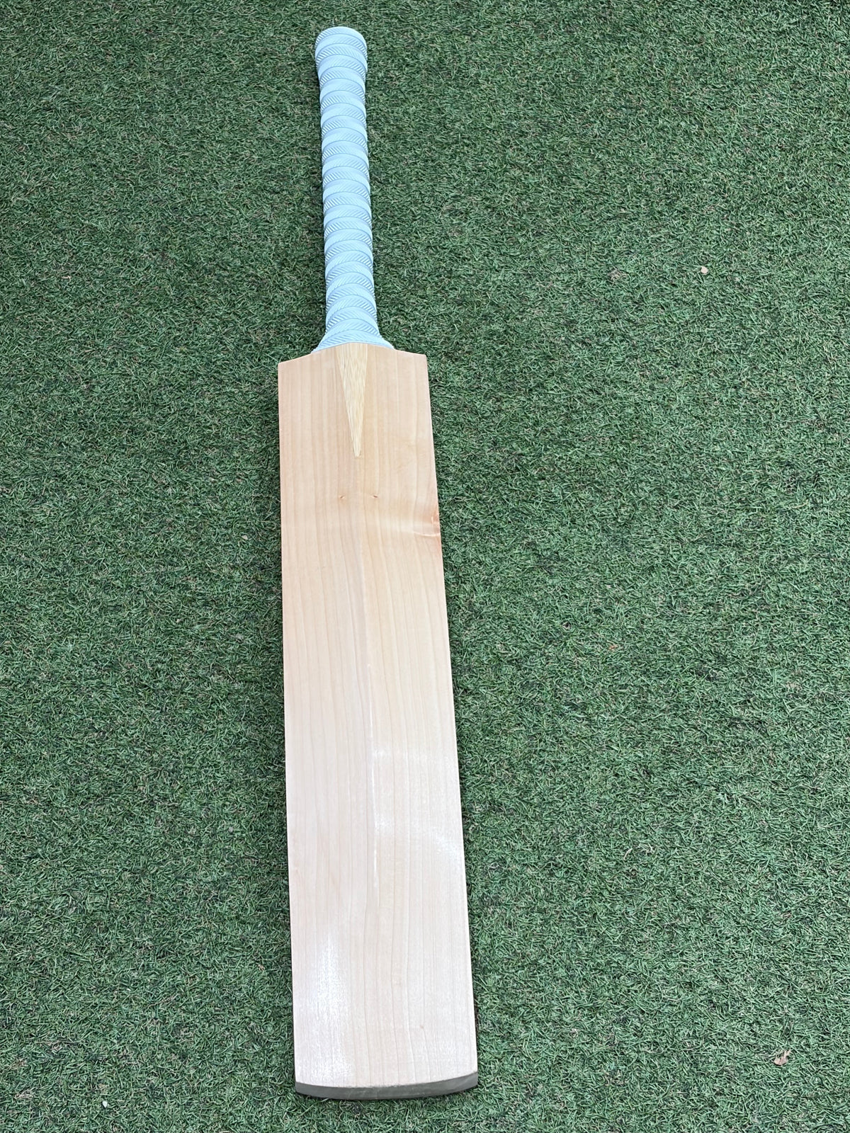 Plain Players UK Made Short Blade Long Handle Cricket Bat (2lb 10oz