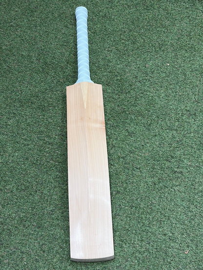 Plain Players UK Made Short Blade Long Handle Cricket Bat (2lb 10oz