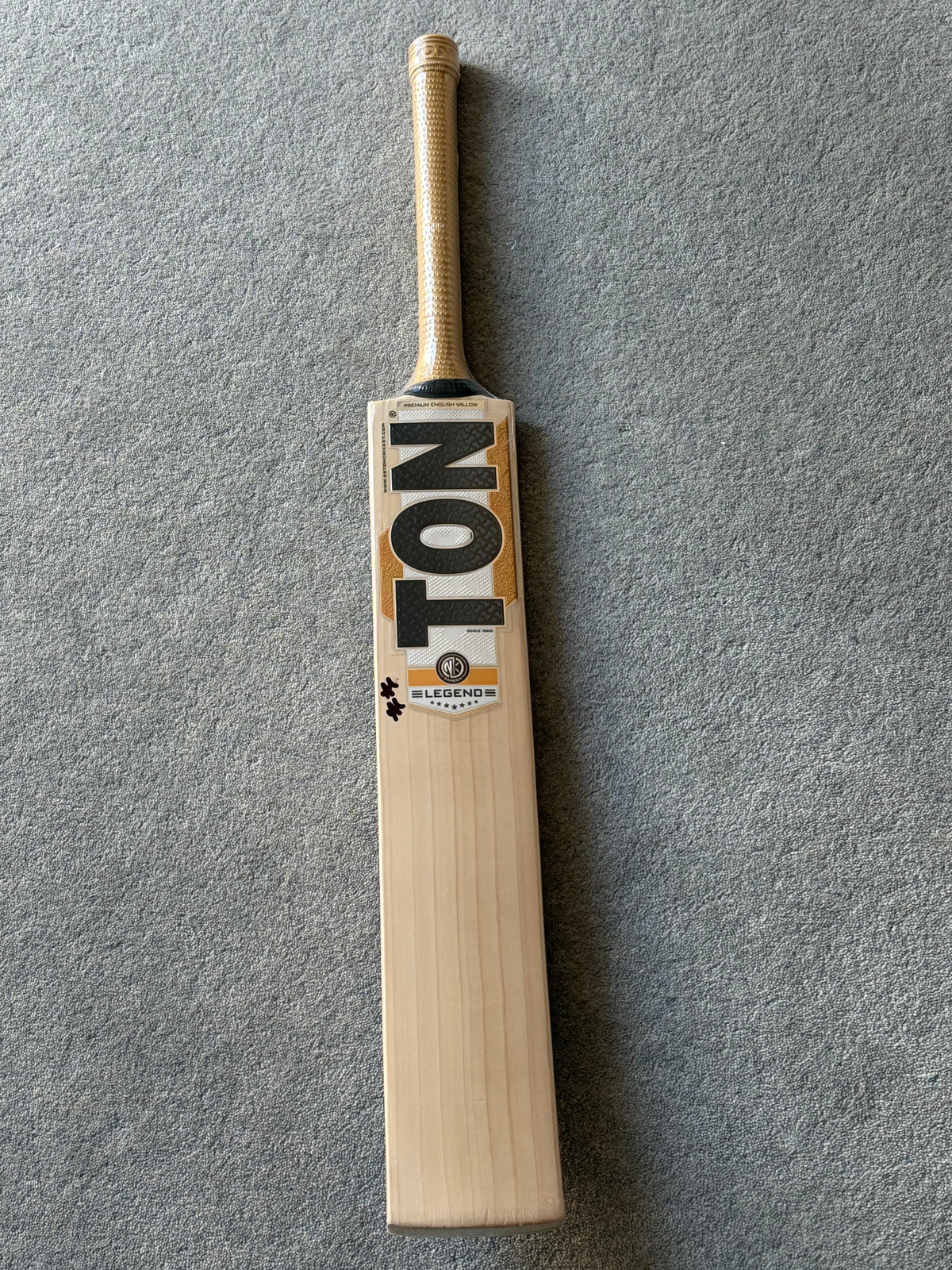 Ton Legend Cricket Bat (2lb 8oz)