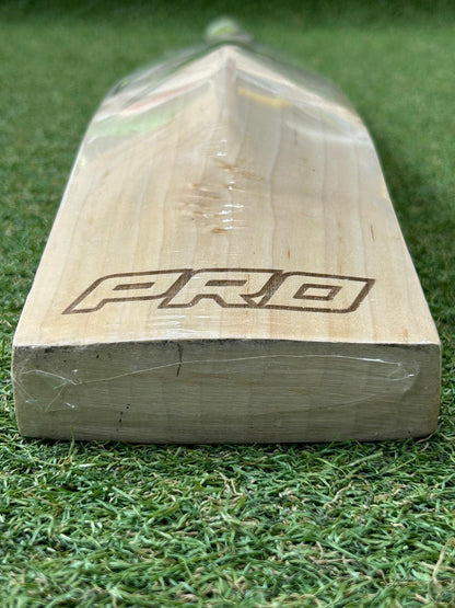 CA Pro 8000 Cricket Bat (2lb 10oz)