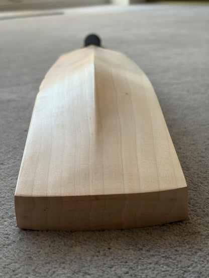 Plain Players UK Made Cricket Bat (2lb 8oz)