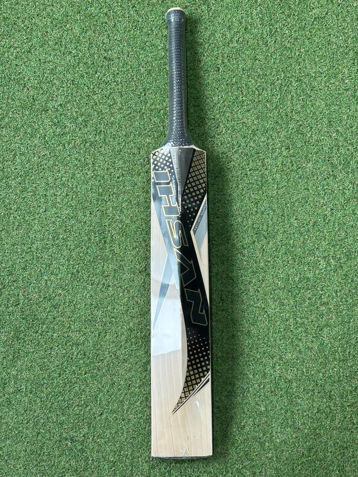 Ihsan Xtreme Cricket Bat (2lb 9oz)