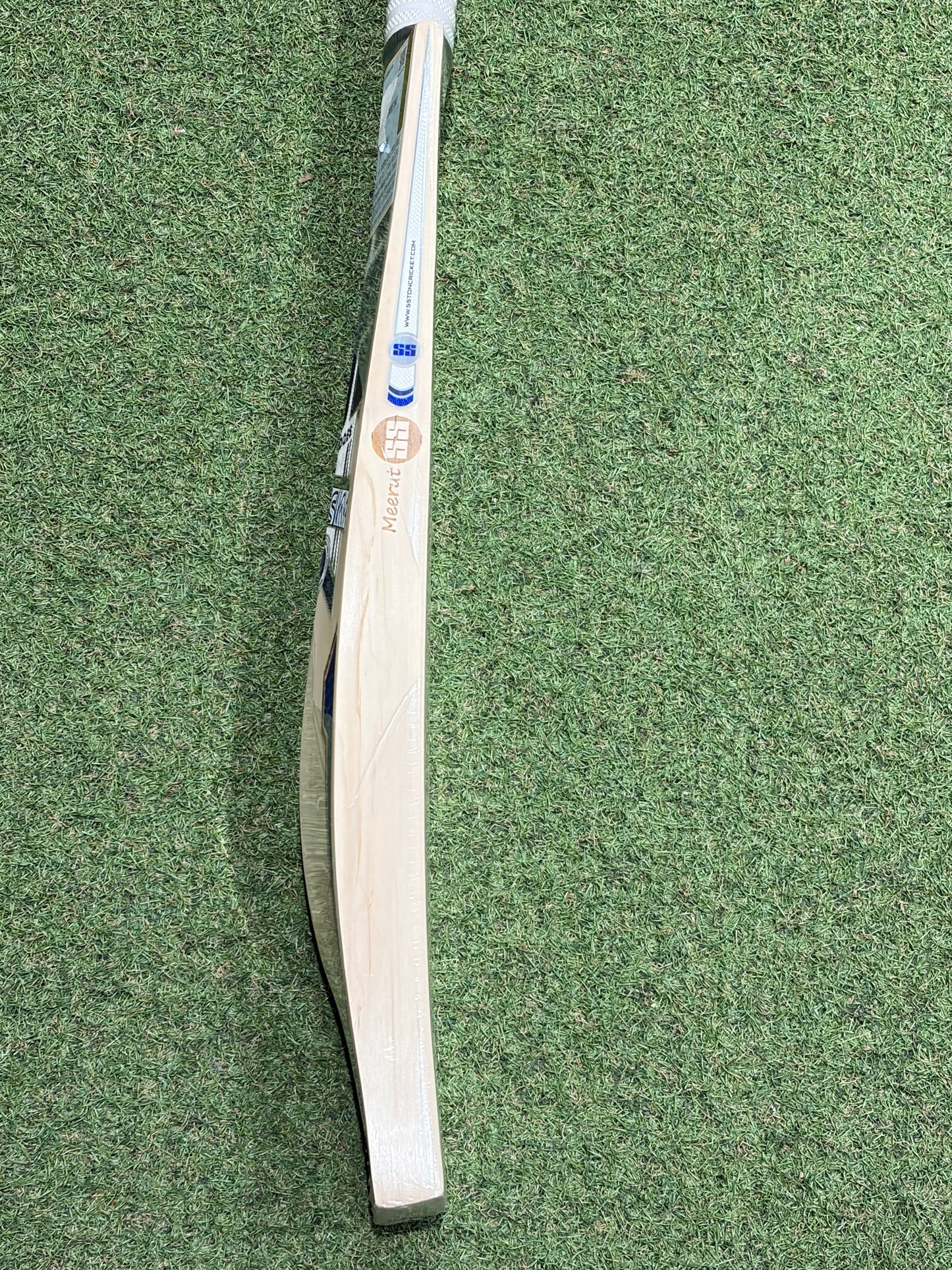 SS Ton SKY Player Cricket Bat (2lb 9oz)
