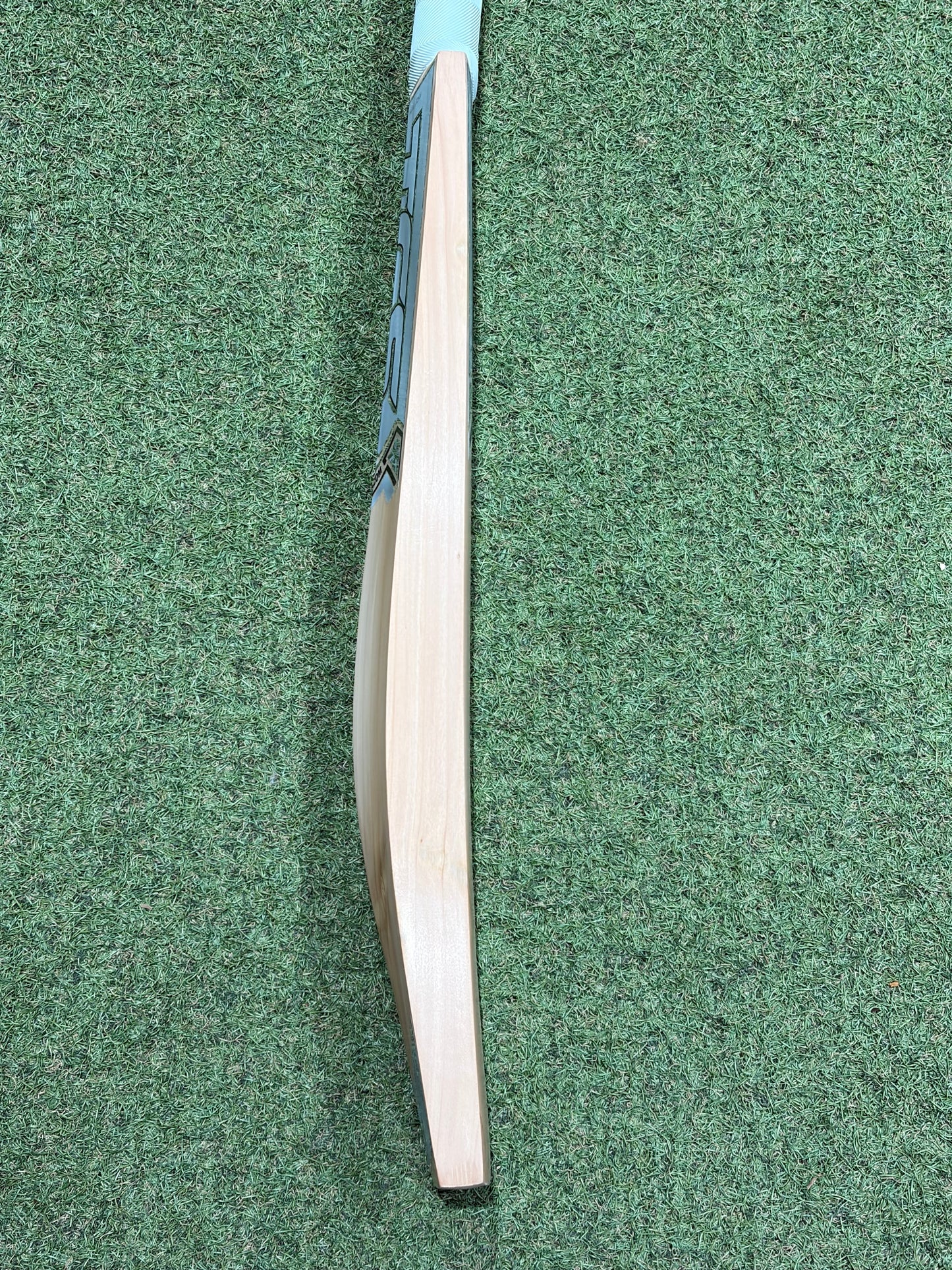 TCS Diamond Butterfly Cricket Bat (2lb 10oz)
