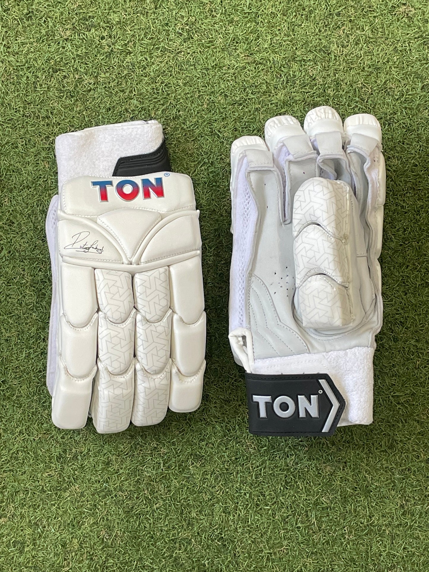 Ton Pro 1.0 Batting Gloves