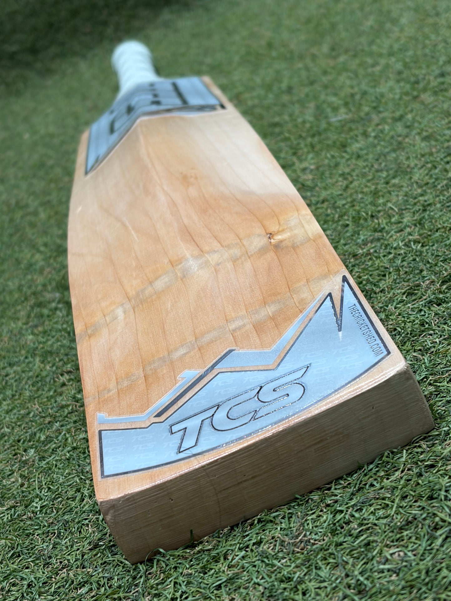 TCS Diamond Butterfly Cricket Bat (2lb 9oz)