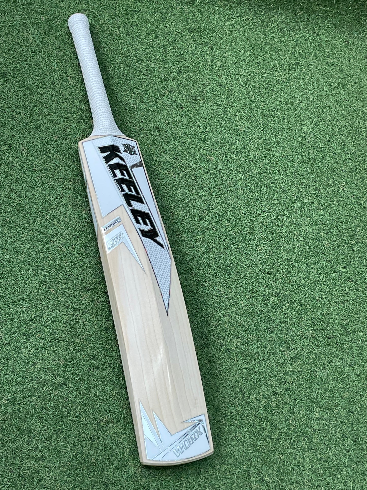 Keeley Worx 010 Grade 1 Cricket Bat (2lb 14oz)