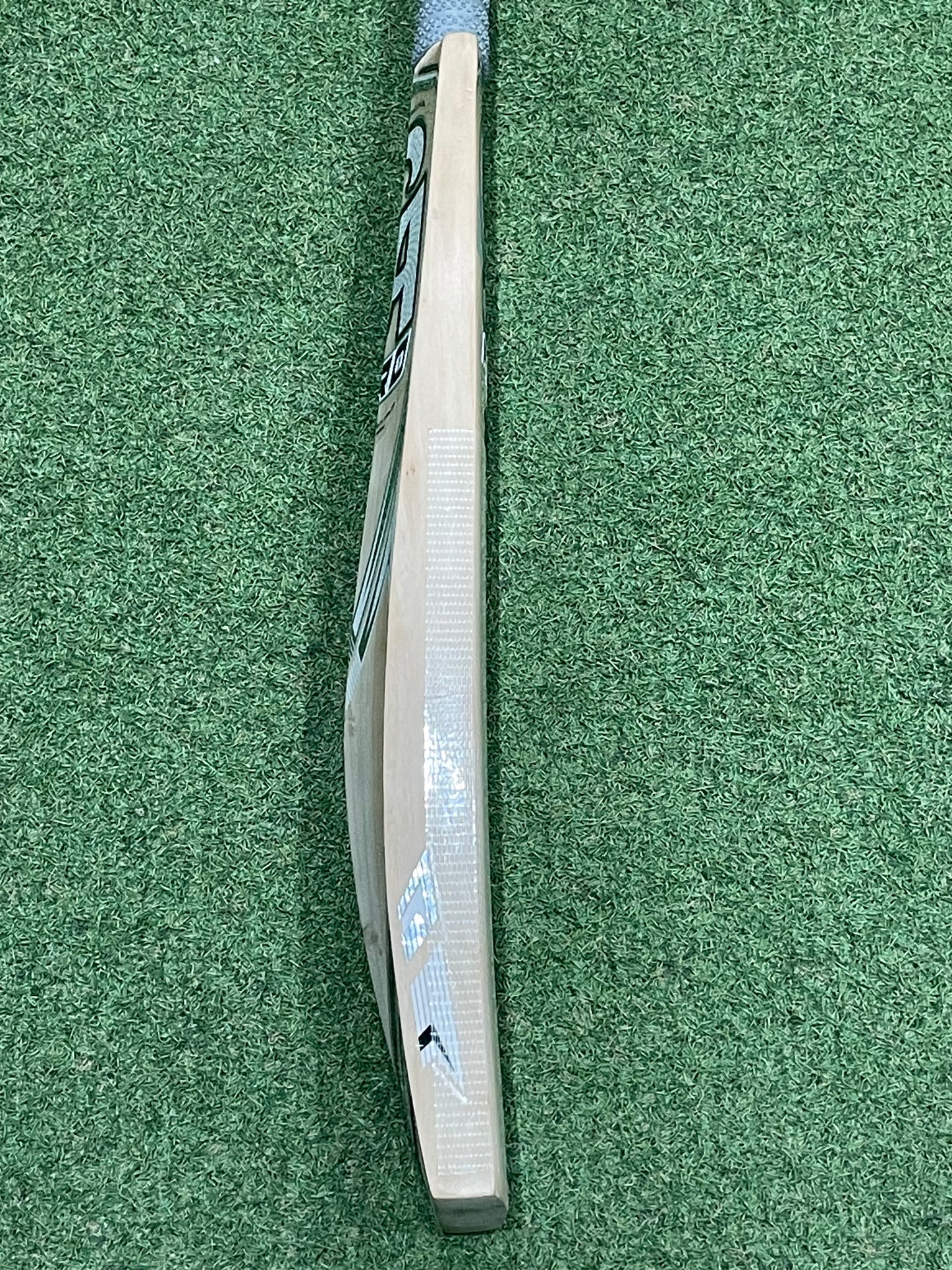 CA Pro Professional Players Asif Ali Cricket Bat (2lb 10oz)