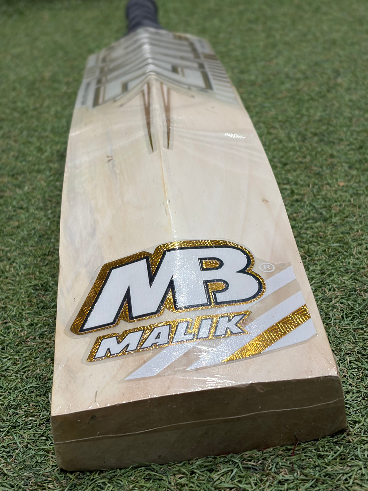 MB Malik UMZ Players Laminate (Double Wood) Cricket Bat (2lb 9oz)