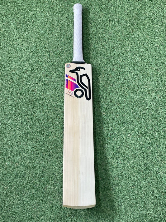 Kookaburra Aura Pro 2.0 Cricket Bat (2lb 9oz)