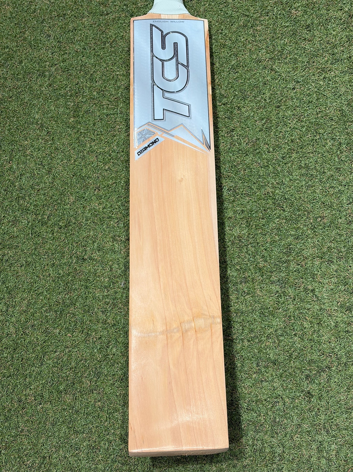 TCS Diamond Butterfly Cricket Bat (2lb 10oz)