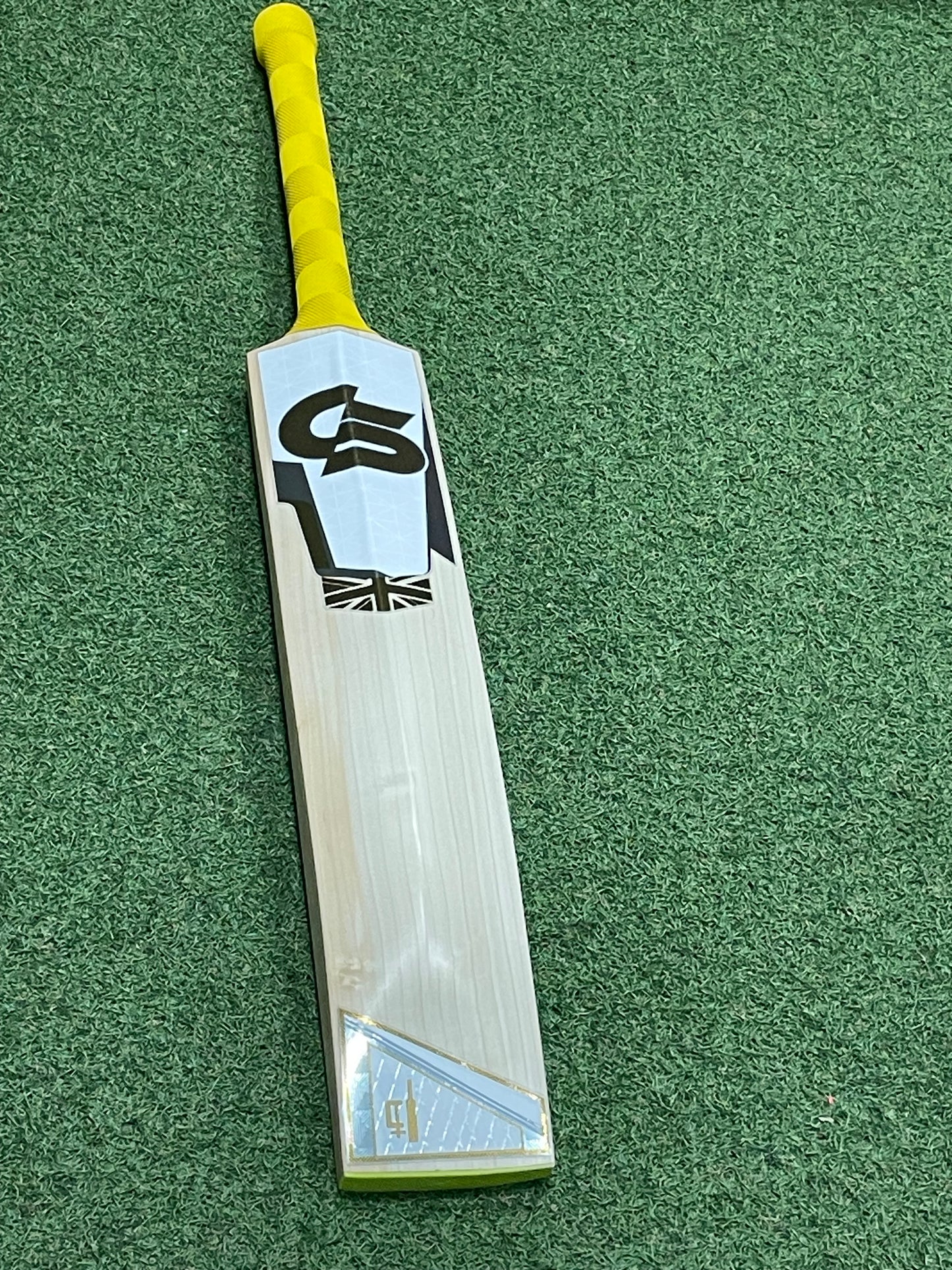 Cricket Station i-11 Cricket Bat (2lb 10oz)