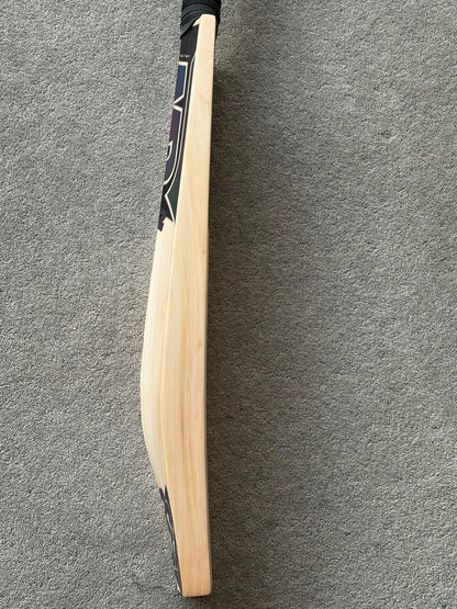 MB Malik UMZ Players Cricket Bat (2lb 10oz)
