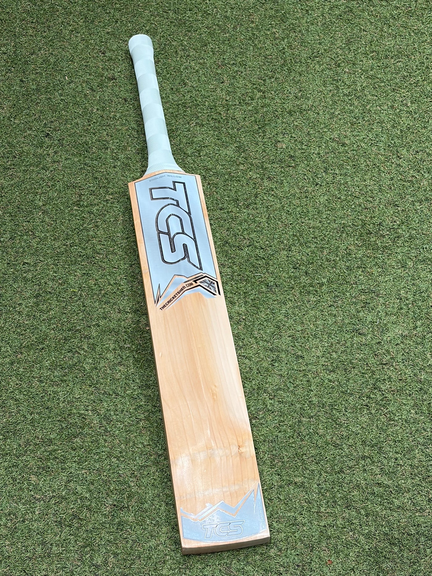TCS Diamond Butterfly Cricket Bat (2lb 9oz)