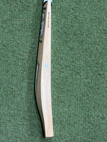 CA JR20 Butterfly Cricket Bat (2lb 9oz)