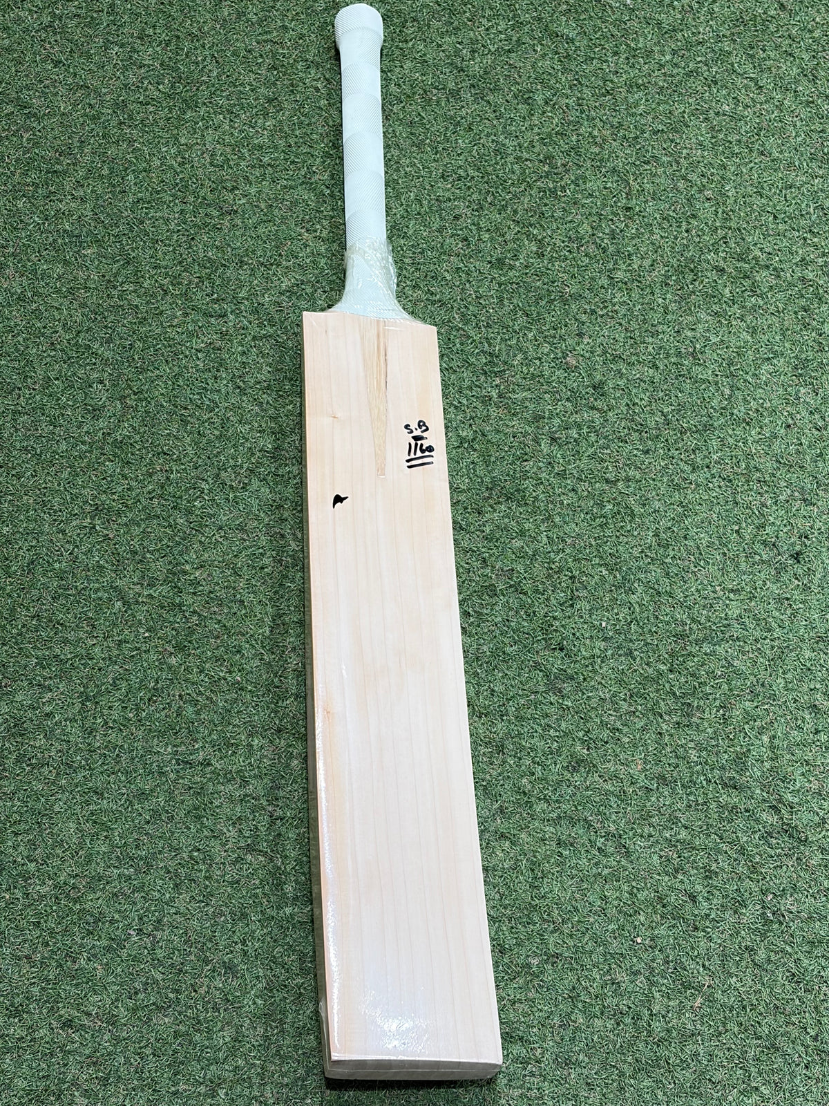 MB Malik UMZ Plain Players Cricket Bat (2lb 9oz)
