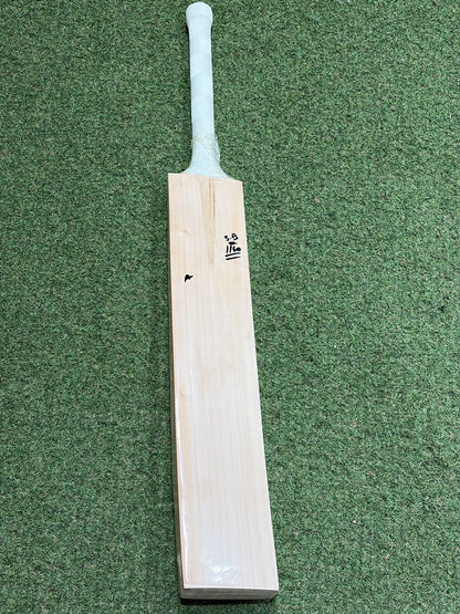 MB Malik UMZ Plain Players Cricket Bat (2lb 9oz)