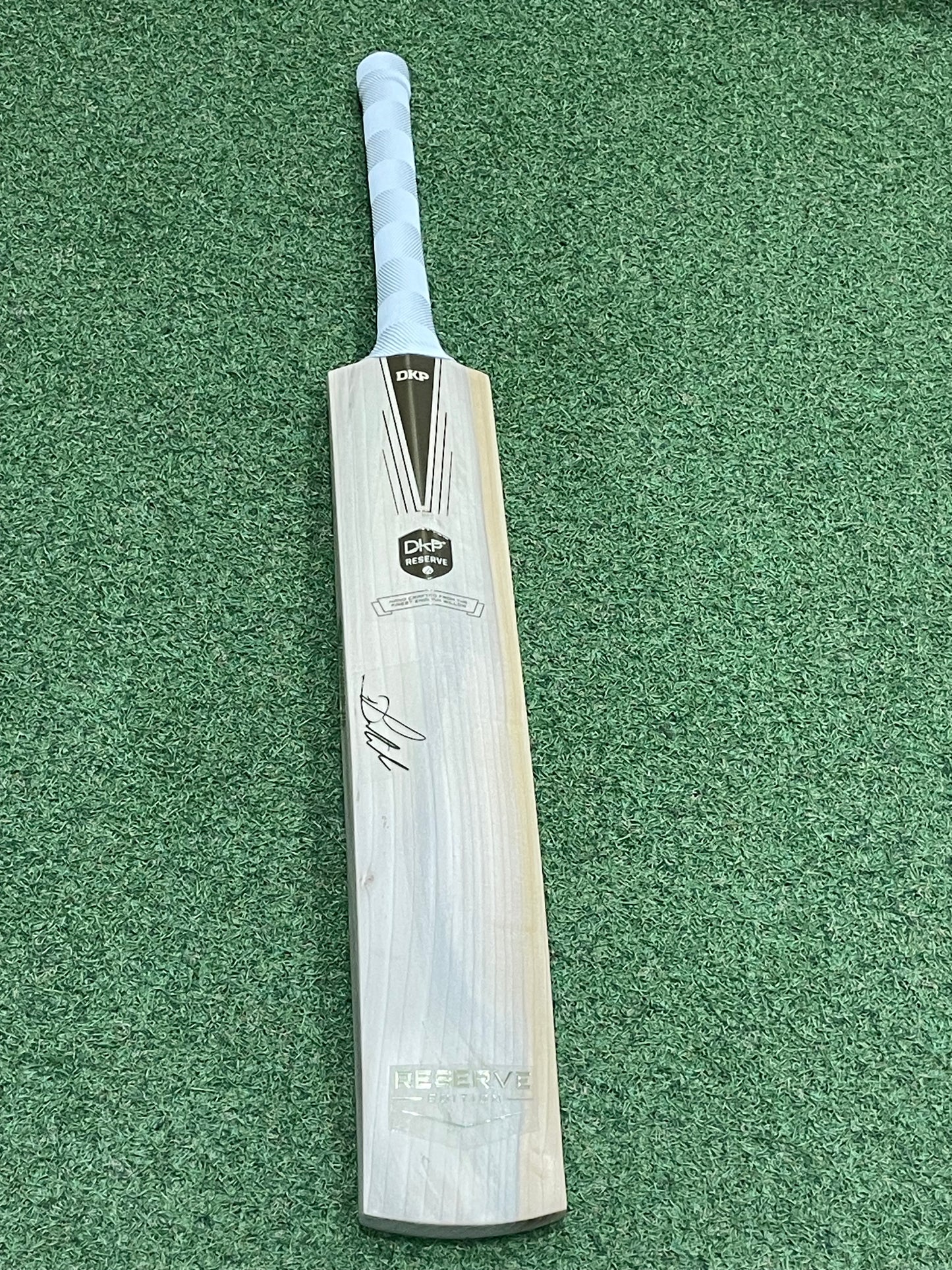 DKP Reserve Edition Cricket Bat (2lb 10oz)