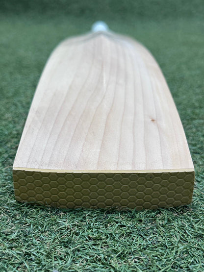 Cricket Station Plain Pro Grade Cricket Bat (2lb 11oz)
